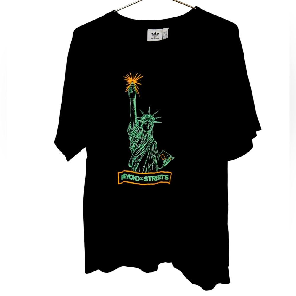 Adidas Beyond the Streets Graffiti Statue of Liberty Streetwear Men’s XL T-Shirt